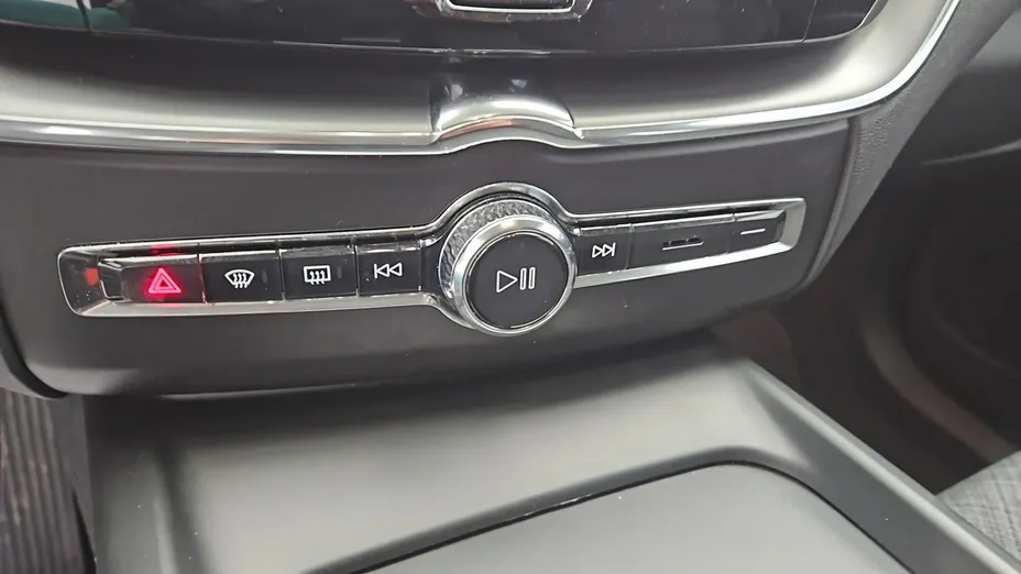 VOLVO XC60 -