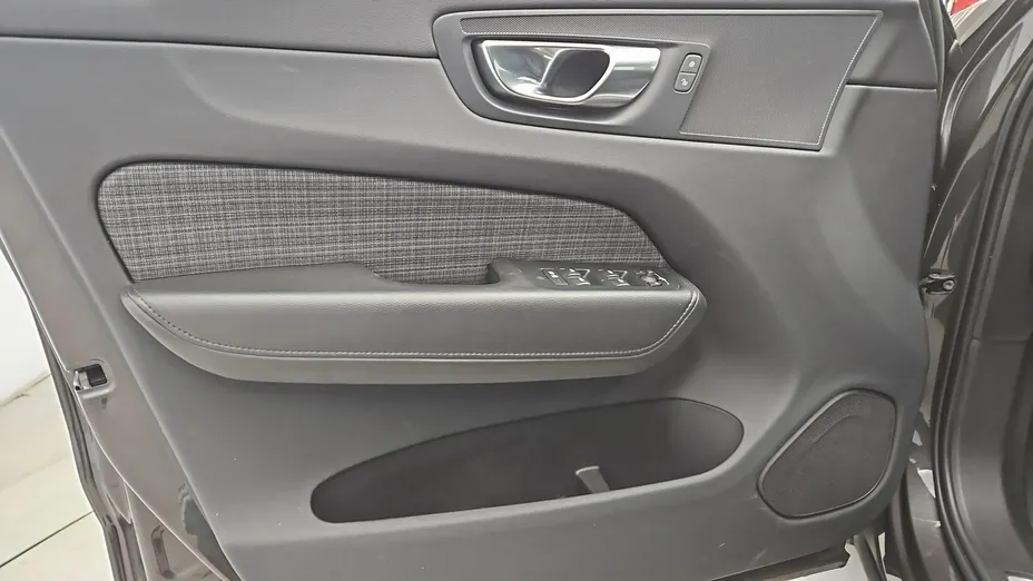 VOLVO XC60 -
