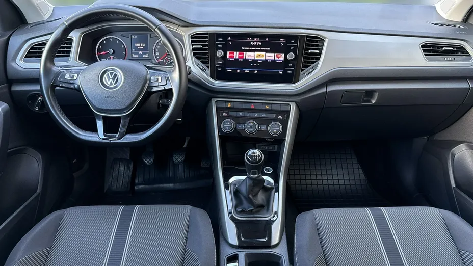 VOLKSWAGEN T-ROC -