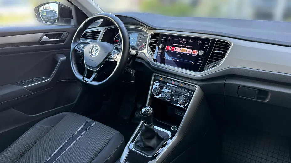 VOLKSWAGEN T-ROC -