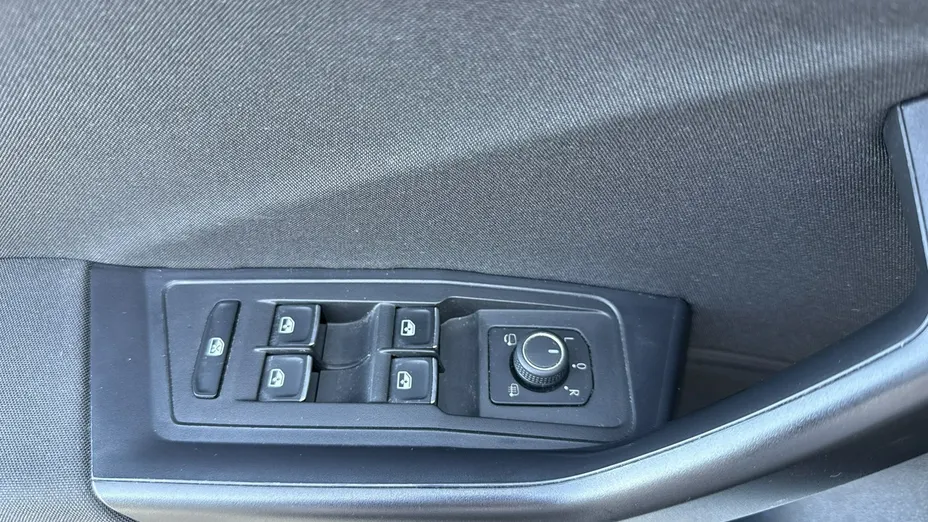 VOLKSWAGEN T-ROC -