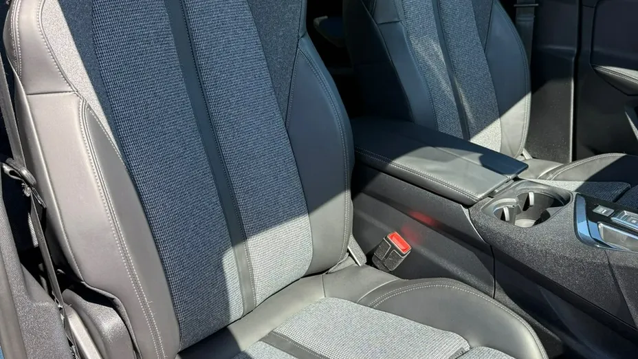 PEUGEOT 5008 -