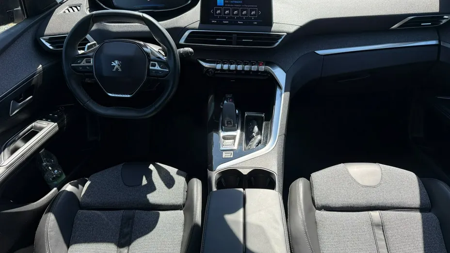 PEUGEOT 5008 -
