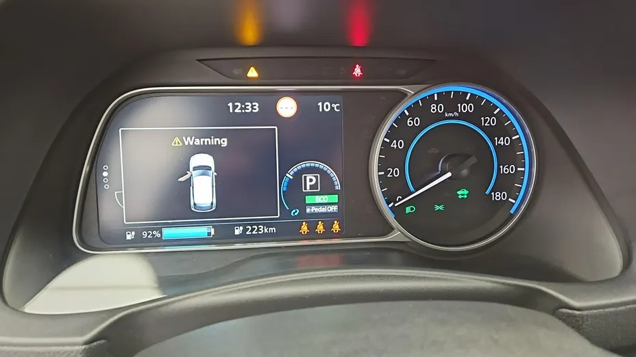 NISSAN Leaf -