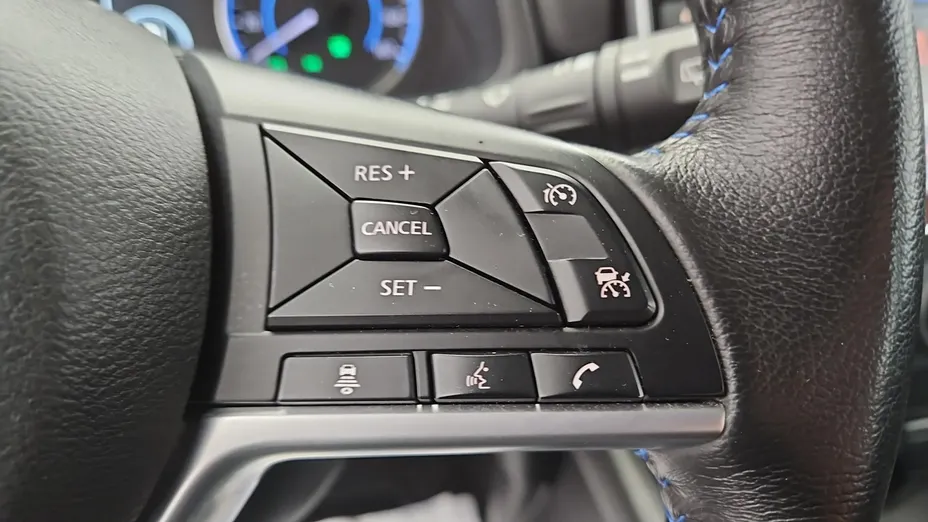 NISSAN Leaf -