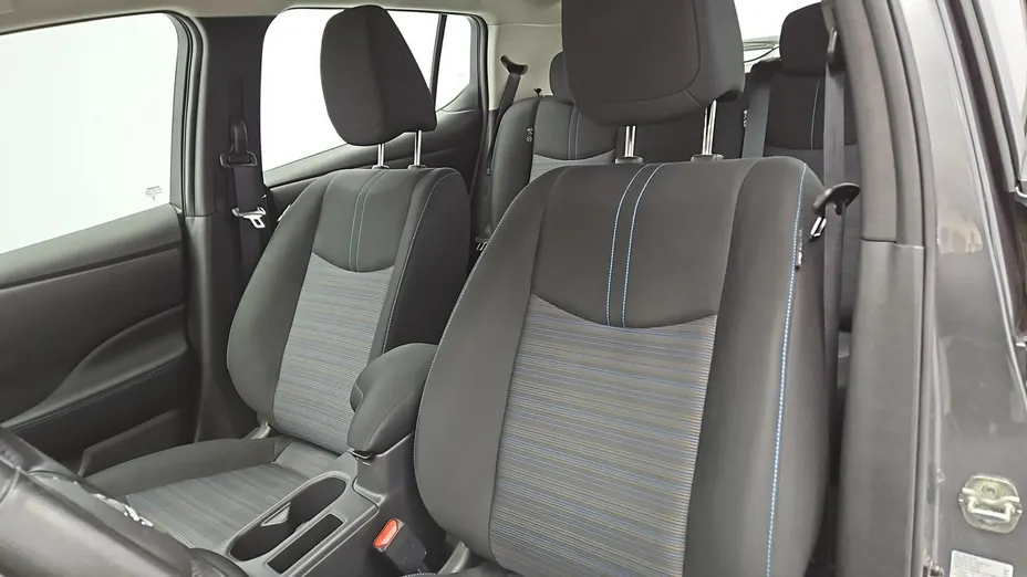 NISSAN Leaf -