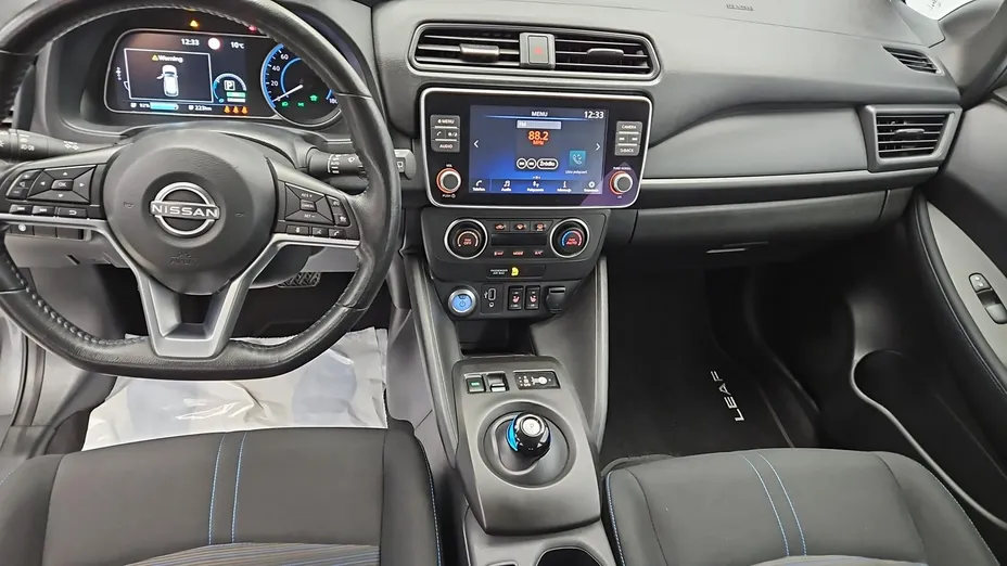 NISSAN Leaf -