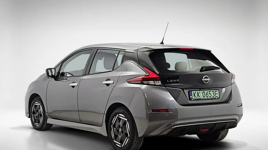 NISSAN Leaf -