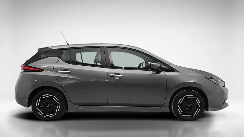 NISSAN Leaf -