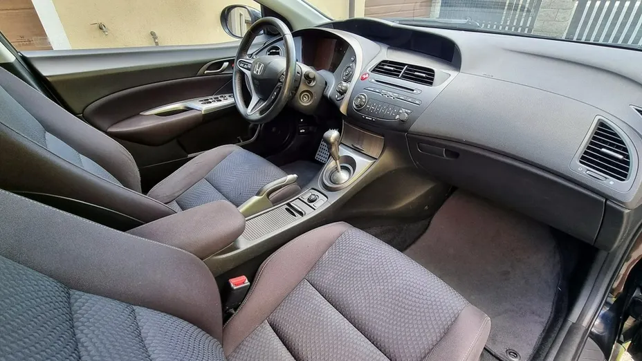 HONDA Civic -