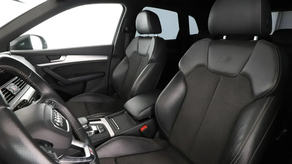 AUDI Q5 -