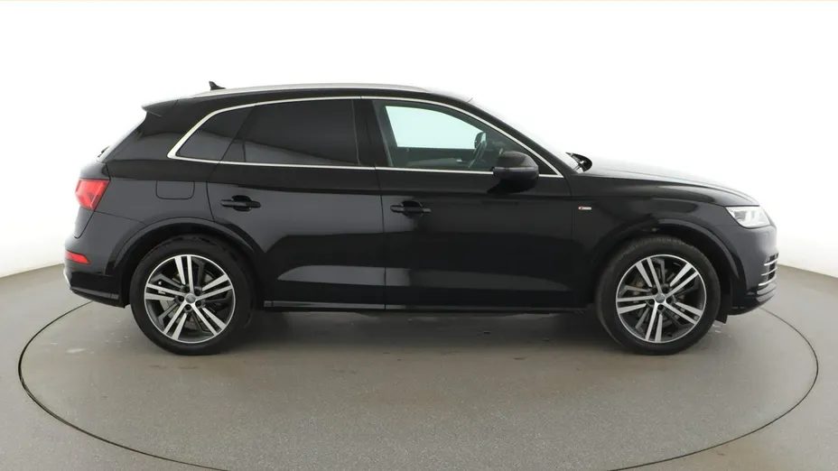 AUDI Q5 -