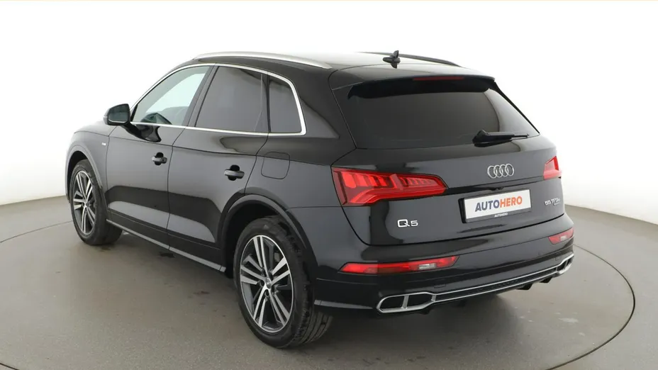 AUDI Q5 -