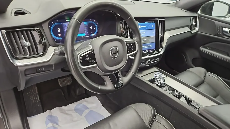 VOLVO V60 -