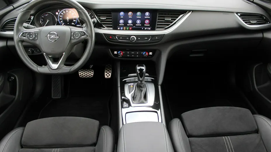 OPEL Insignia -