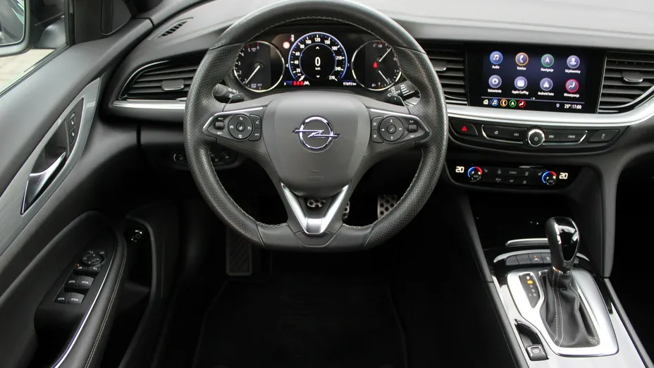 OPEL Insignia -
