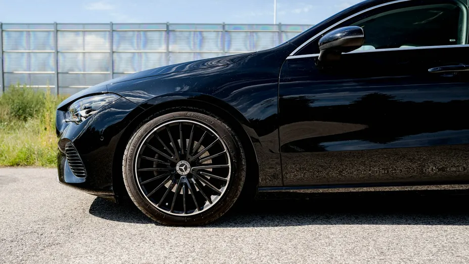 MERCEDES-BENZ CLA -