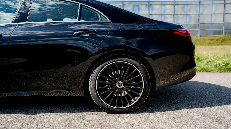 MERCEDES-BENZ CLA -