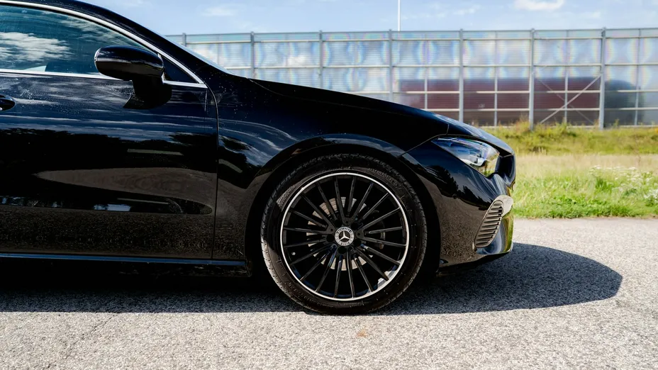 MERCEDES-BENZ CLA -