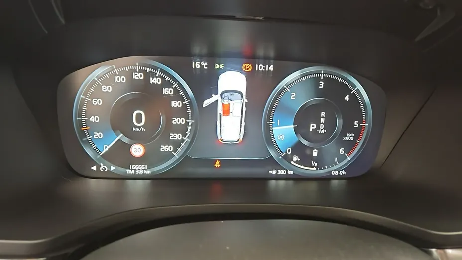 VOLVO V60 -