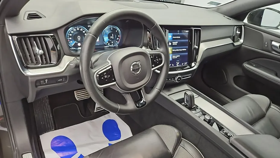 VOLVO V60 -
