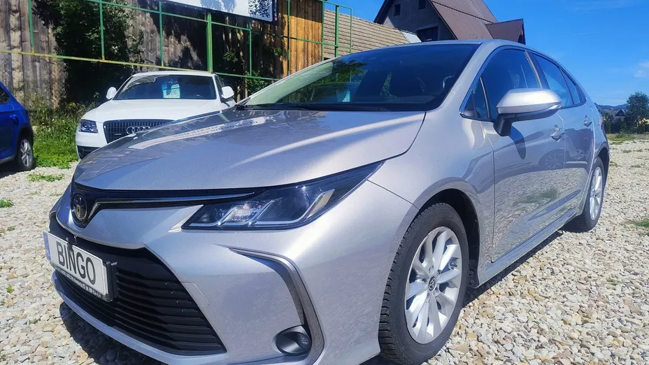 TOYOTA Corolla -