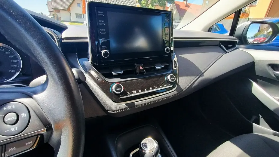 TOYOTA Corolla -