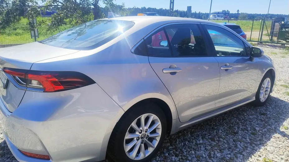TOYOTA Corolla -