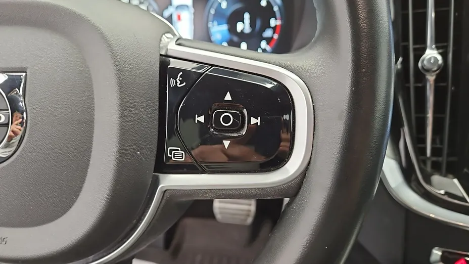 VOLVO V60 -