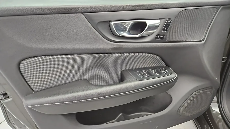 VOLVO V60 -