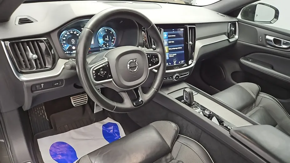 VOLVO V60 -