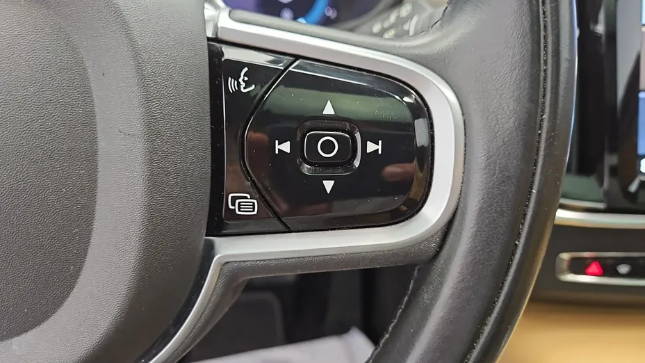 VOLVO V90 -