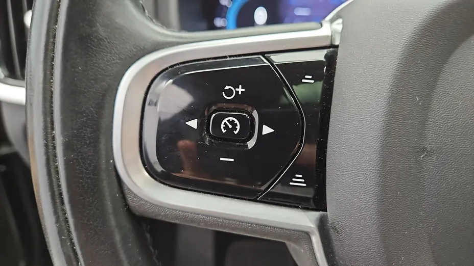 VOLVO V90 -