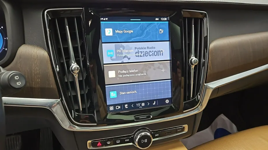 VOLVO V90 -
