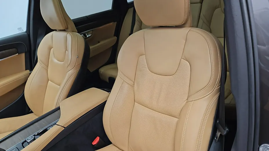VOLVO V90 -