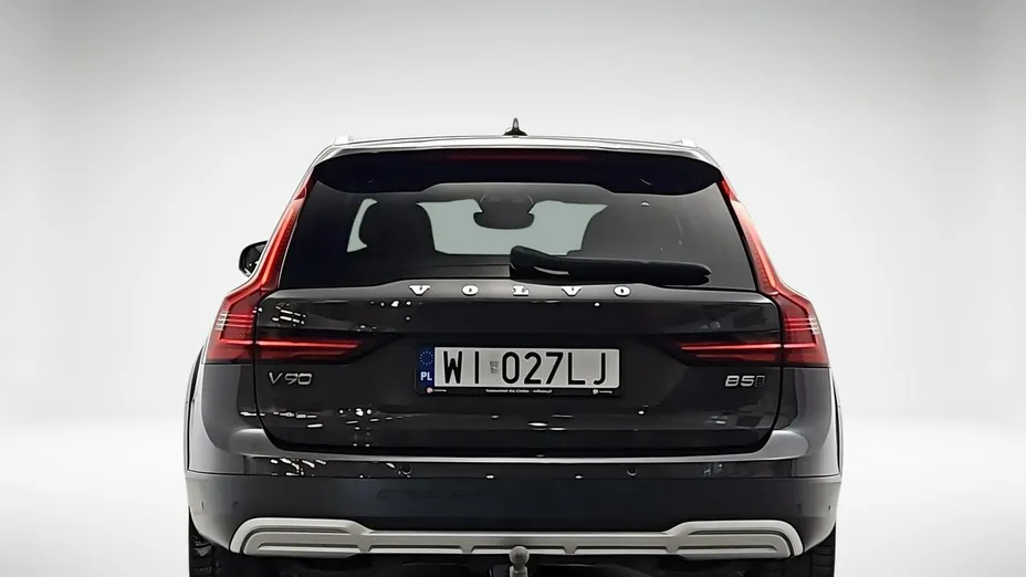 VOLVO V90 -