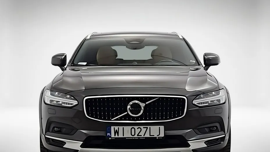 VOLVO V90 -