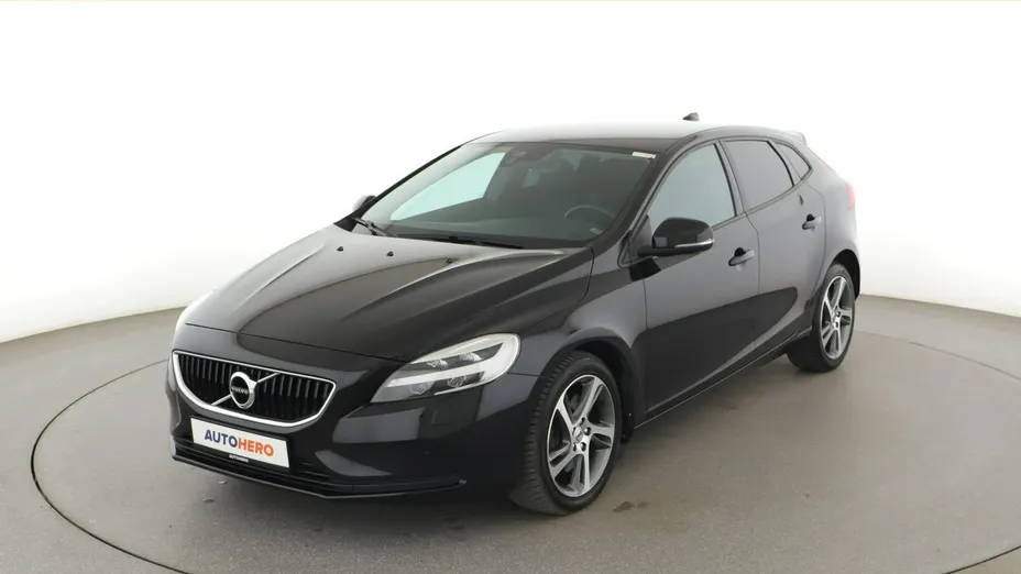 VOLVO V40 -