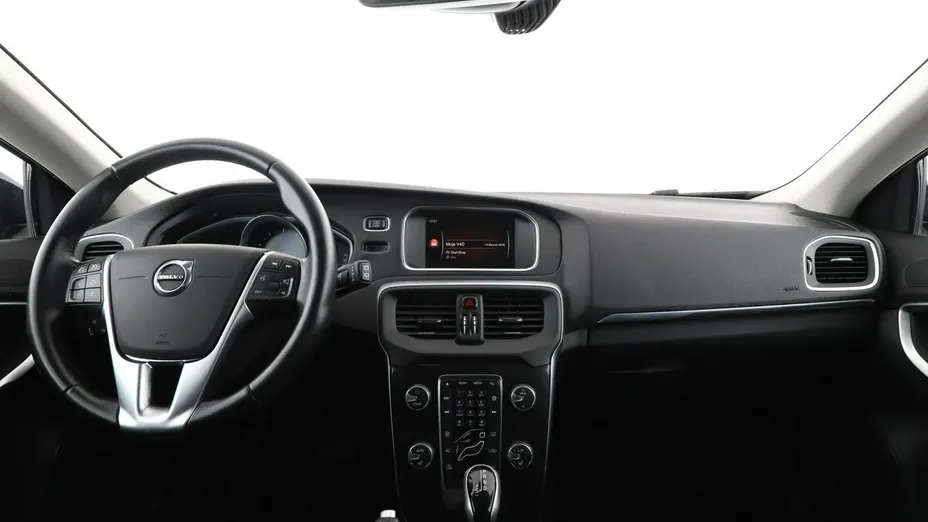 VOLVO V40 -