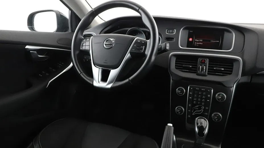 VOLVO V40 -