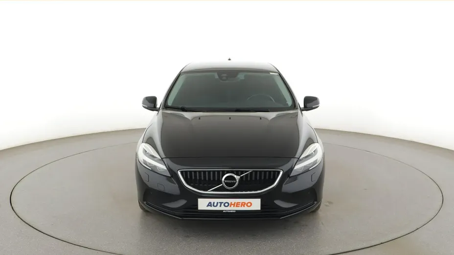 VOLVO V40 -