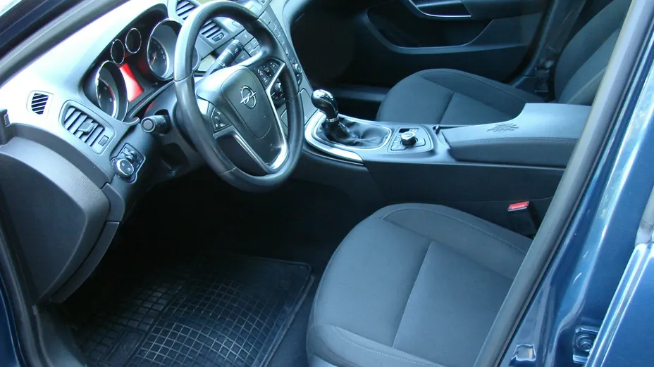 OPEL Insignia -