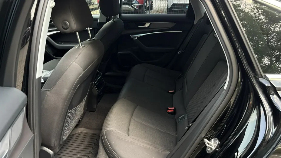 AUDI A6 -
