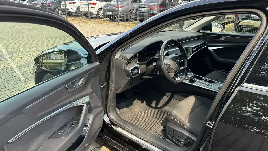 AUDI A6 -