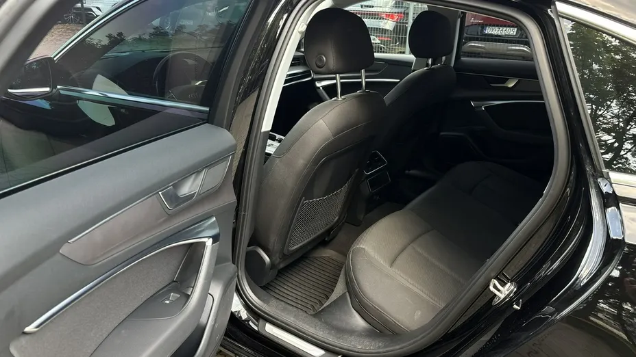 AUDI A6 -