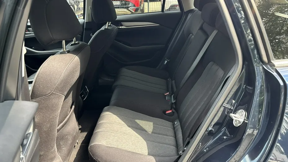 MAZDA 6 -