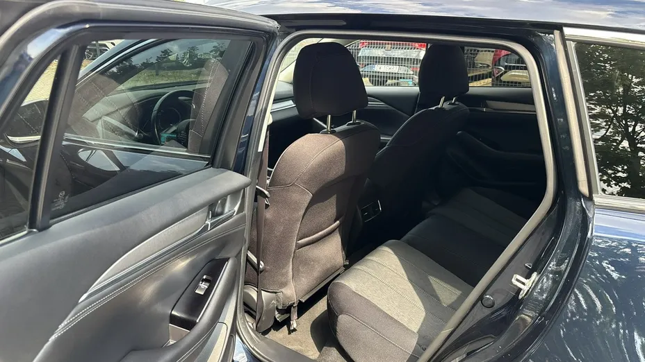 MAZDA 6 -
