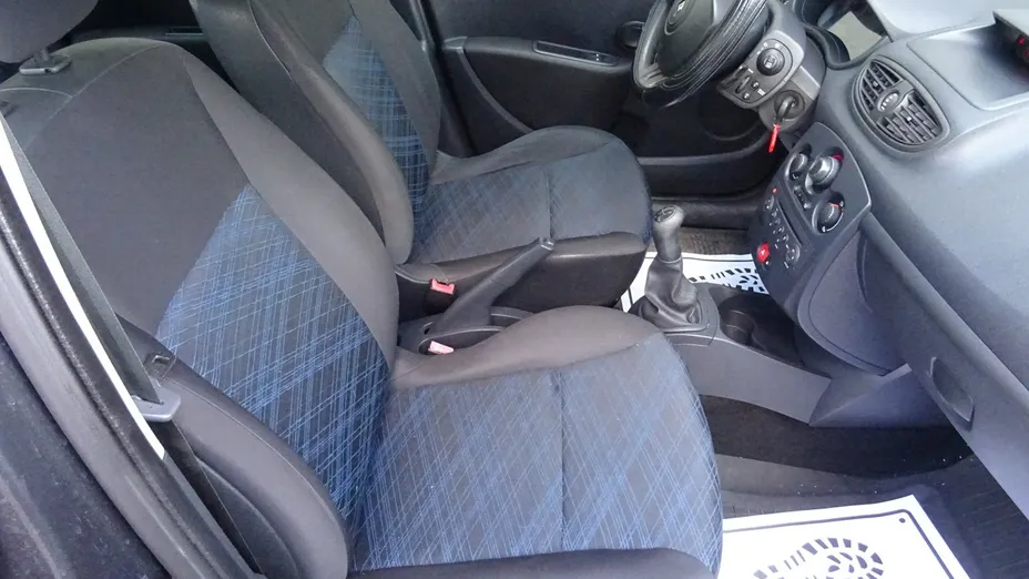 RENAULT Clio -