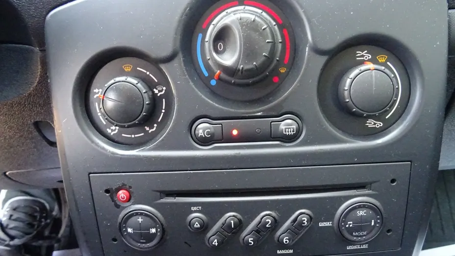 RENAULT Clio -