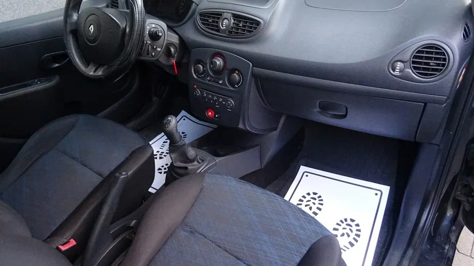 RENAULT Clio -